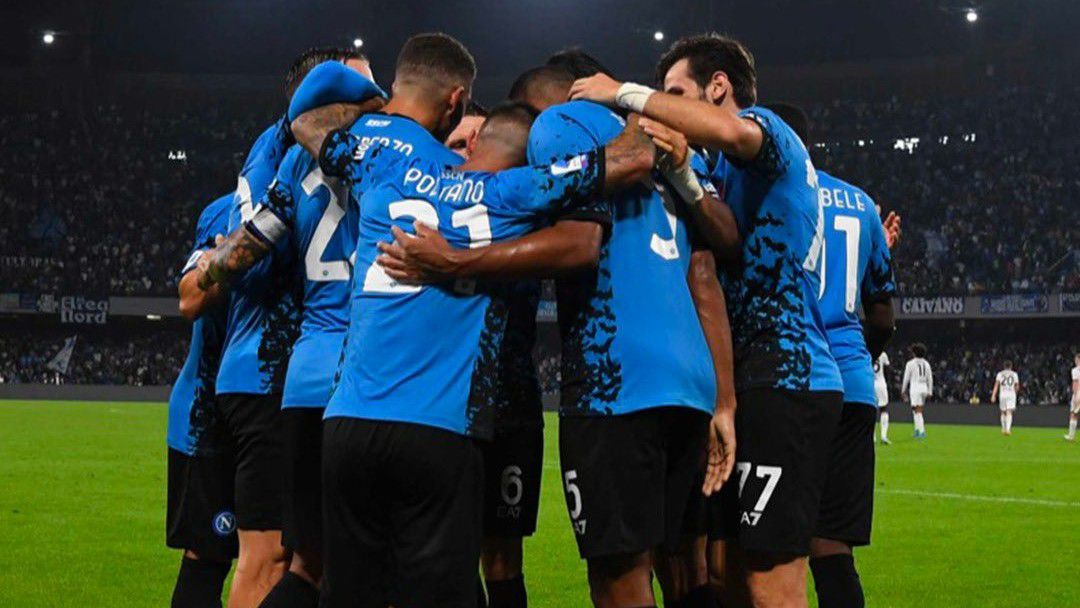 A Napoli sikerével továbbra is két ponttal vezet az Atalanta előtt a tabellán (Fotó: Napoli/Twitter)