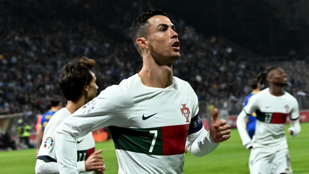 Cristiano Ronaldo már az első húsz percben duplázott a bosnyákok ellen (Fotó: UEFA)