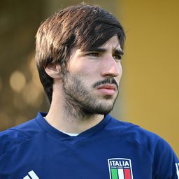 Tonali szakemberhez fordul, Zaniolo tagadja, hogy a futballra fogadott volna