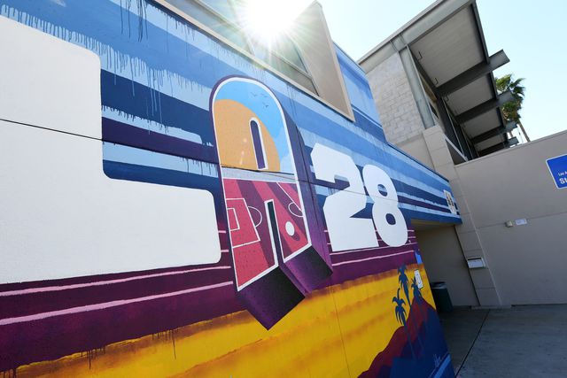 Az öt új sportág mellett programban maradt az öttusa és a súlyemelés