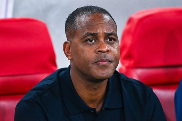 Patrick Kluivert a stábját is vitte magával