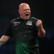 Újabb világbajnok búcsúzott, meglepő párosítás a Grand Slam of Darts elődöntőjében