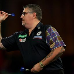 Simán nyert a kétszeres világbajnok Anderson a darts-vb második napján – videóval