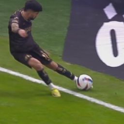 Mit néztek a török VAR-szobában? Őrületes meccsen győzött Sallai Rolanddal a Galatasaray