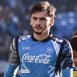 Itt a nagy bejelentés: a PSG megszerezte a „grúz Maradonát”