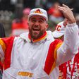 Mikrofonra cseréli a tojáslabdát a Super Bowl-győztes játékos – videóval