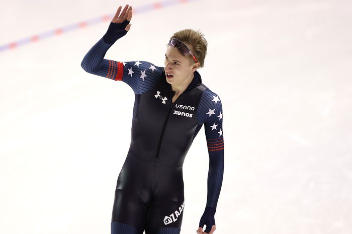 Jordan Stolz nyerte a férfi 500 métert