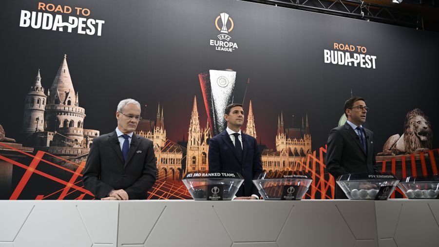 Az Európa-liga sorsolásánál ezúttal is a döntő nagykövete, Gera Zoltán segédkezett