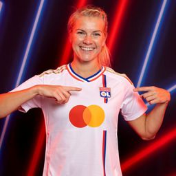 Az aranylabdás futballista hosszabbított jelenlegi csapatánál