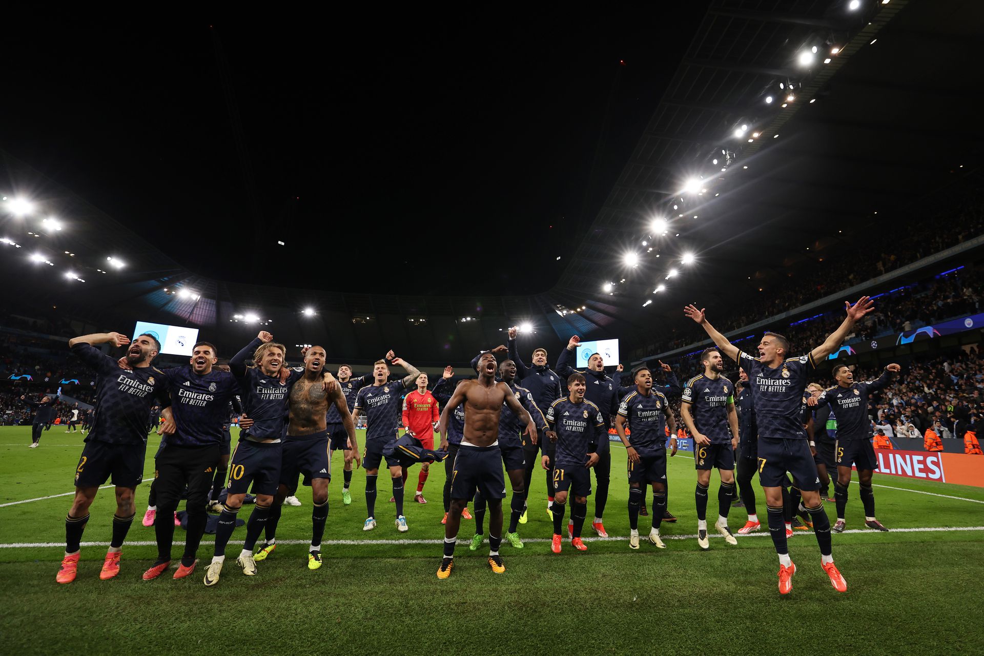 A Real Madrid játékosai ünneplik a továbbjutást a Manchester City elleni visszavágó után Fotó: Getty Images