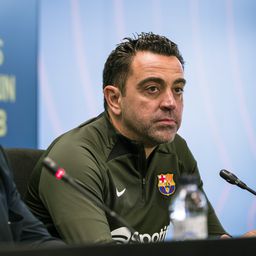 Balhé Barcelonában, Xavinak mégis távoznia kell?