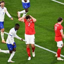Öngóllal nyertek a franciák Ausztria ellen, Mbappé megsérült