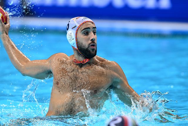 A címvédő spanyolok nyerték a szerbek elleni pólórangadót