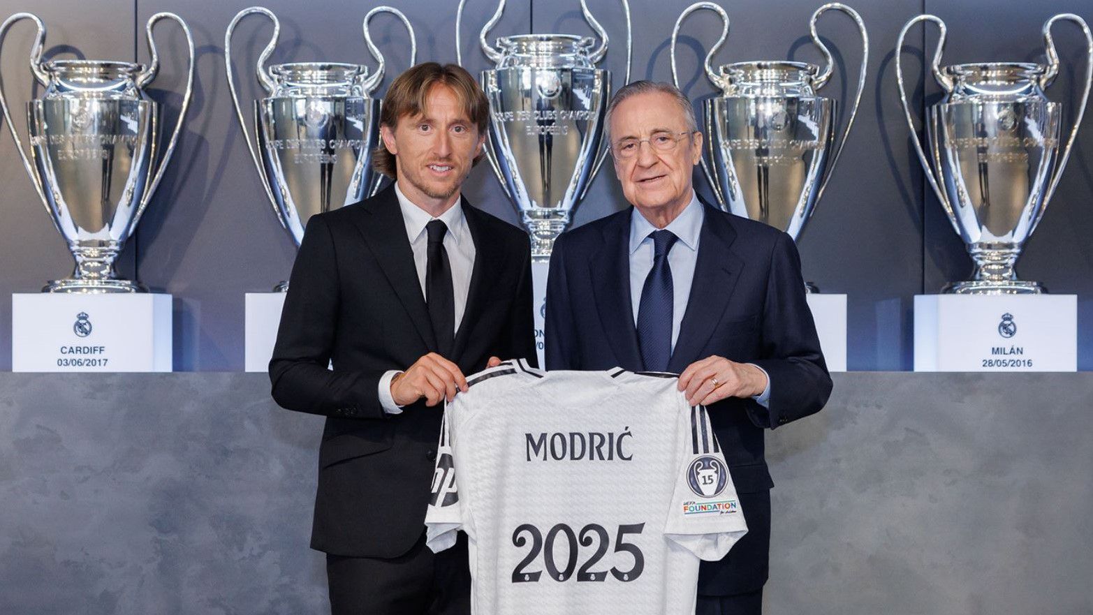 Itt a nagy bejelentés, eldőlt Modric jövője a Real Madridnál!