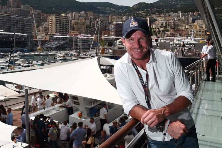 Elhunyt Felix Baumgartner, az első ember, aki kiugrott a sztratoszférából