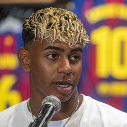 Lamine Yamal megható videóban, kisöccse mellett beszélt a Barcelona 10-es mezéről