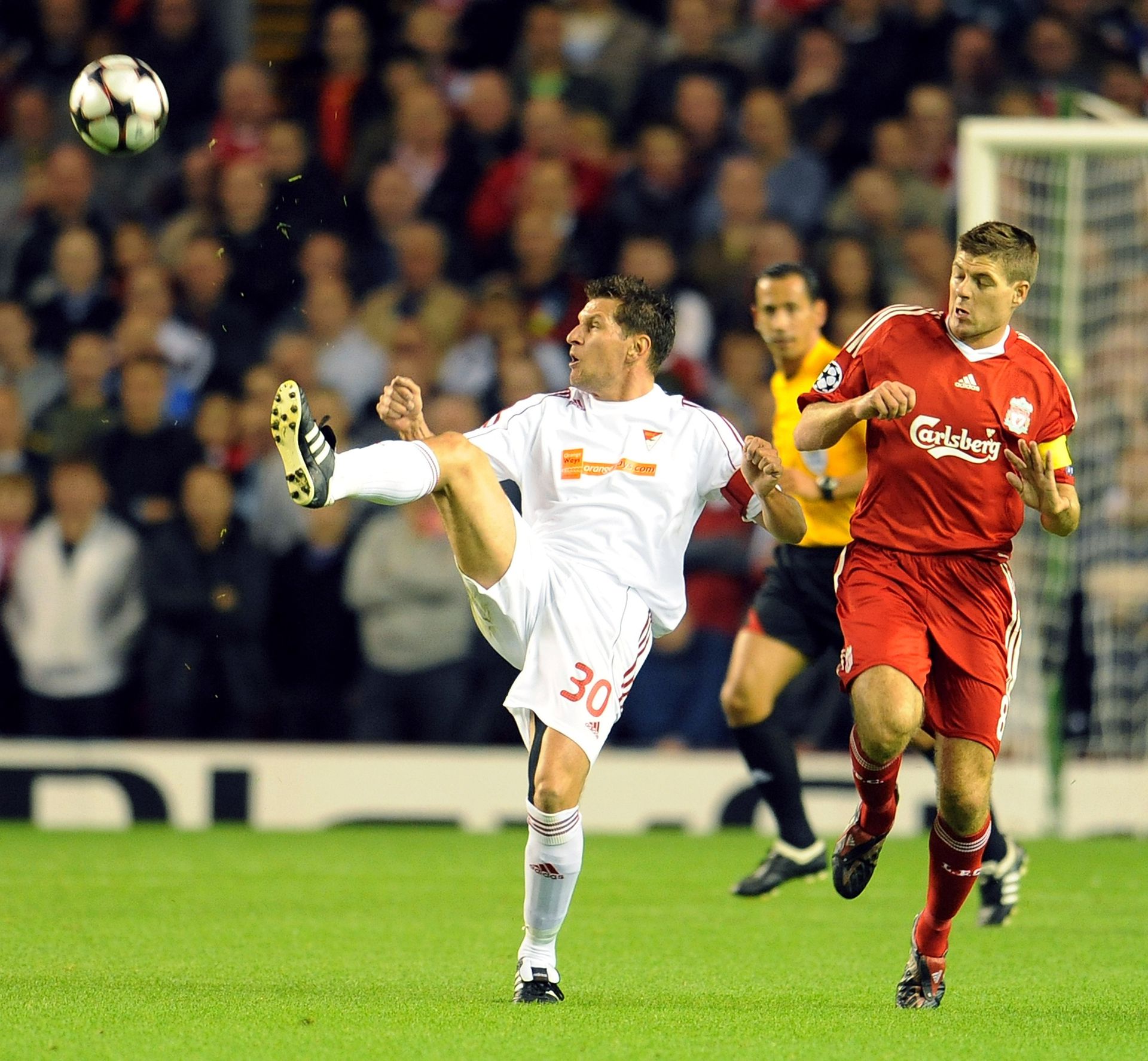 Steven Gerrard ellen is csatázott az Anfielden /Fotó: Getty Images