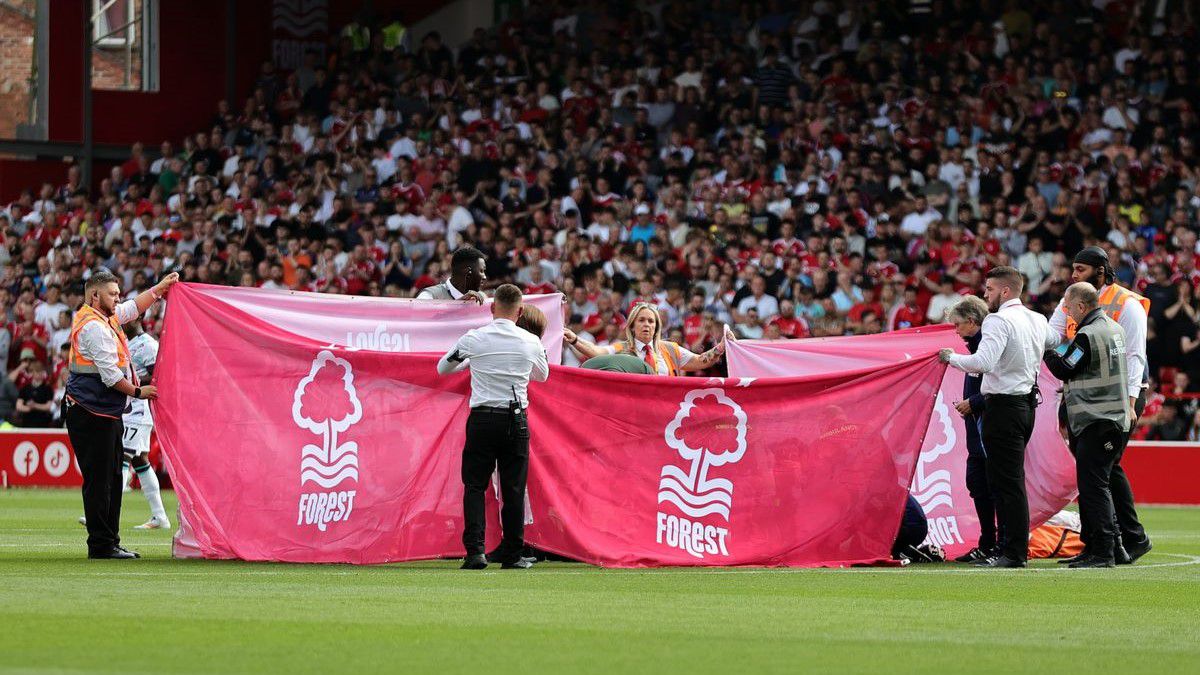 Borzasztó sérülés a Nottingham Forest–Bournemouth mérkőzésen (Fotó Getty Images)