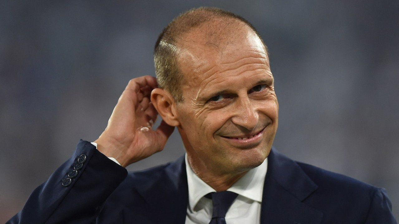 A Juventus vezetőedzője szerint vicces, hogy a sajtó szerint máris meneszteni szeretnék. (Fotó: Juventus Twitter)