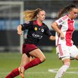 Videó: ritkán látni ekkora bénázást futballmeccsen