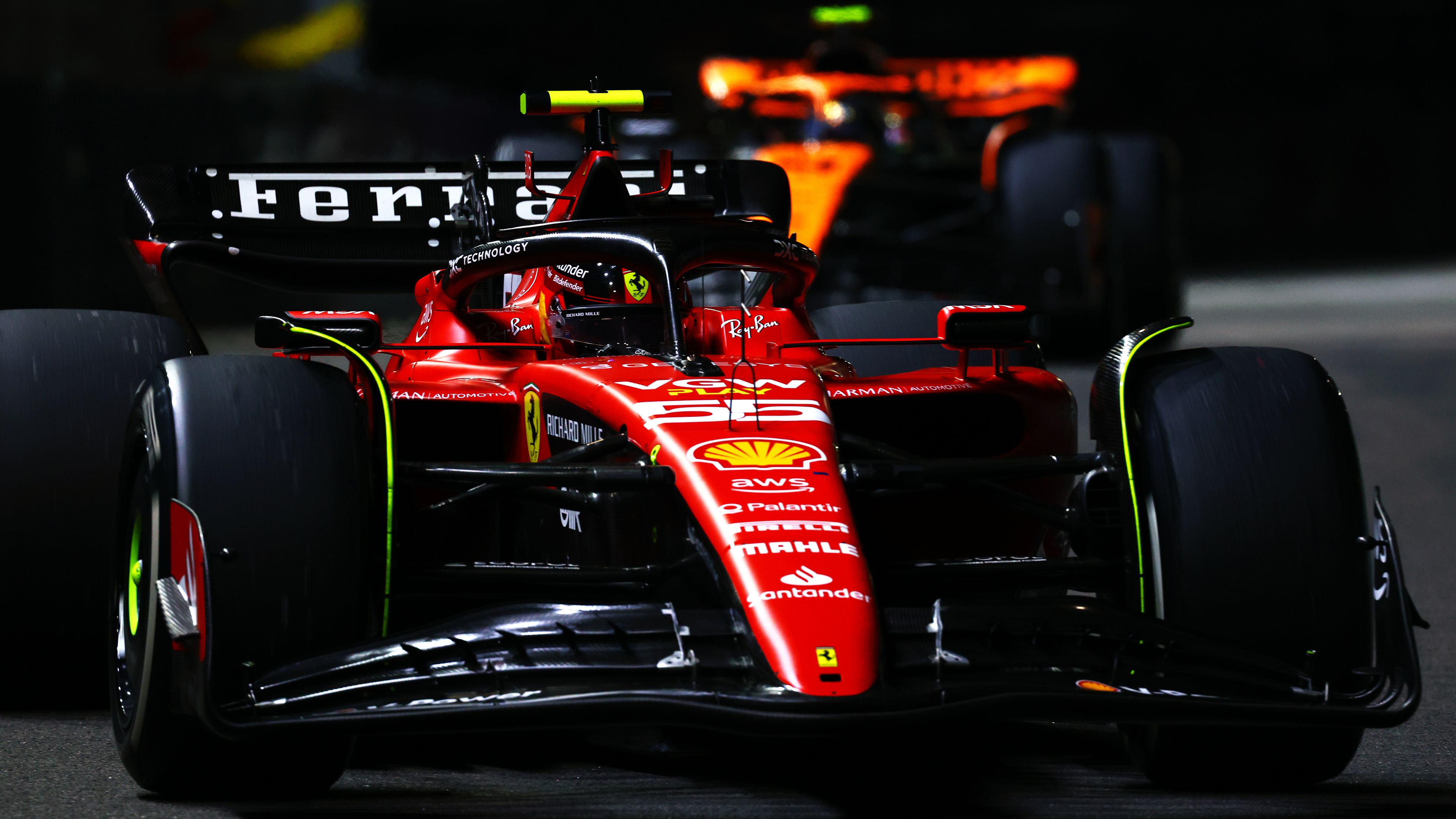 F1: Carlos Sainz és a Ferrari vetett véget a Red Bull sorozatának