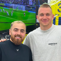 Szalai Attila újra ellátogatott a Bundesliga-labdarúgók kedvenc fodrászszalonjába