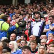 Letartóztatták a Sunderland szurkolóját, aki rasszista sértéseket mért a Leeds játékosaira