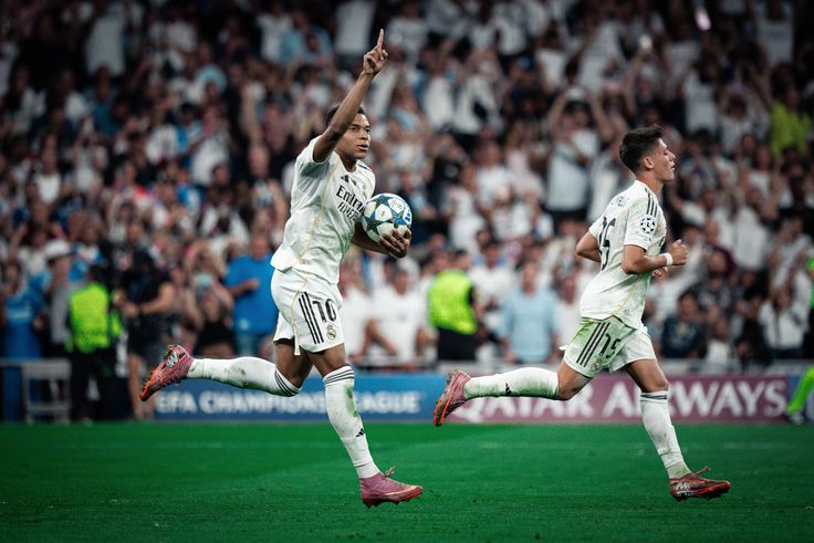 A Real Madrid győzelmével és egy nyolcgólos döntetlennel rajtolt el a Bajnokok Ligája – az elmúlt 24 óra legfontosabb sporthírei