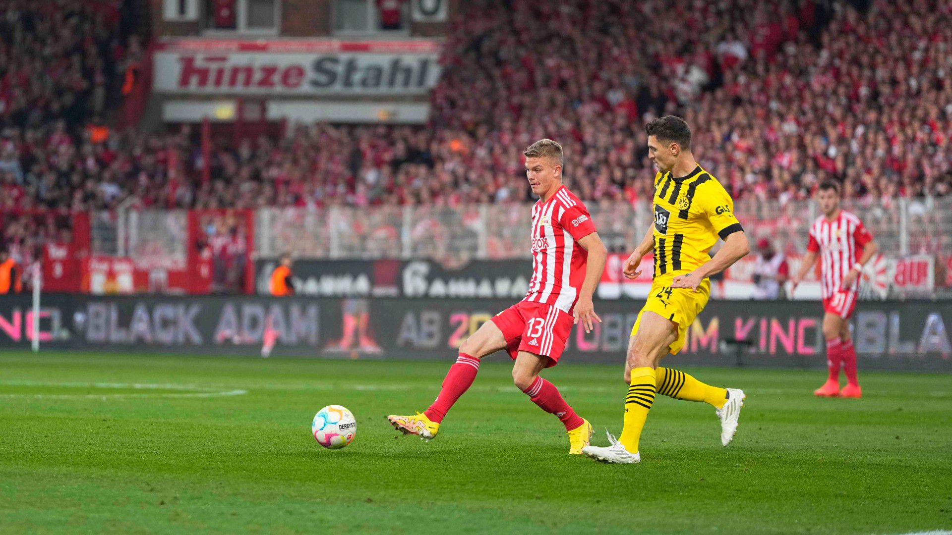 Schäfer András gyakorlatilag tavasz óta csúcsformában futballozik, a vasárnapi, Dortmund elleni 2–0-ás győzelemből is kezdőjátékosként vette ki a részét. Fotó: Getty