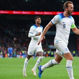 Harry Kane duplázott, Anglia kijutott