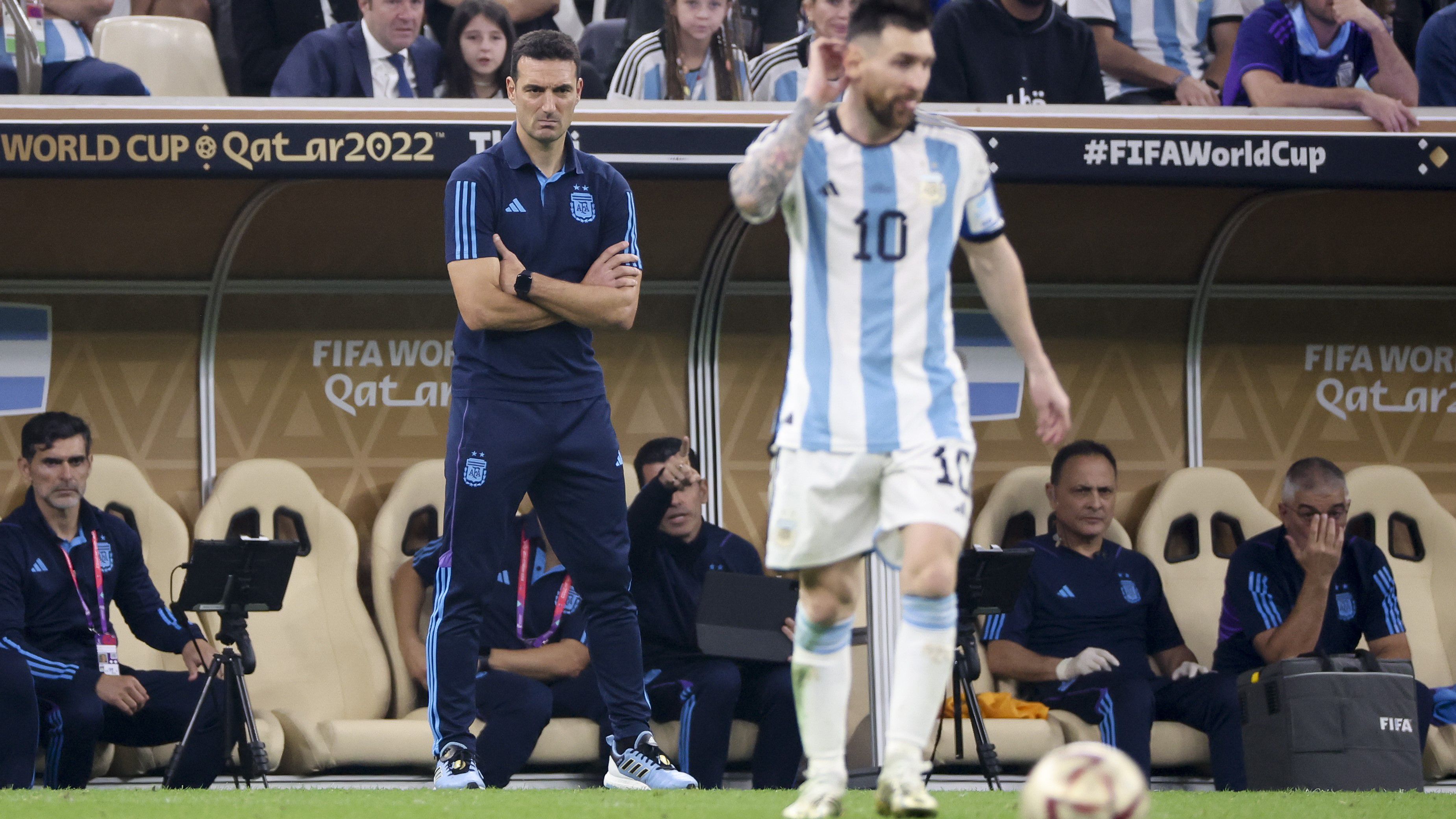 A két Lionel, Scaloni (a háttérben) és Messi
