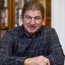 Büszke miniszterelnök felmenőire, de Esterházyt mindig is a futball érdekelte