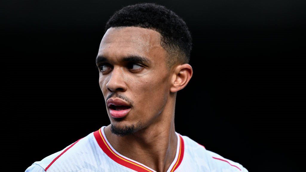 Eldőlhet Trent Alexander-Arnold jövője