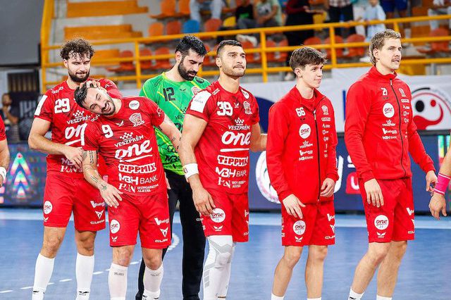 El-Dera (39) büszke volt csapatára - Fotó: handballveszprem.hu