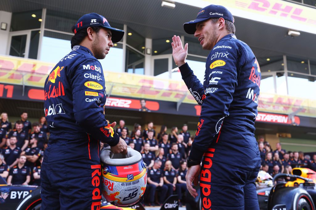 Itt már látszólag teljes az egyetértés Max Verstappen és Sérgio Pérez, a Red Bull két pilótája között (Fotó: Getty Images)
