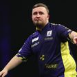 Történelmi siker: Luke Littler a földbe döngölte ellenfelét, előrehozott döntő jön a legjobb négy között