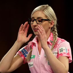 Fallon Sherrock sokak bánatára búcsúzott a darts-vb harmadik napján – videóval