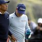 Tampont nyomott barátja kezébe, ismét botrányba keveredett Tiger Woods