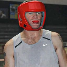 Hiába félti felesége, Rooney ringbe készül
