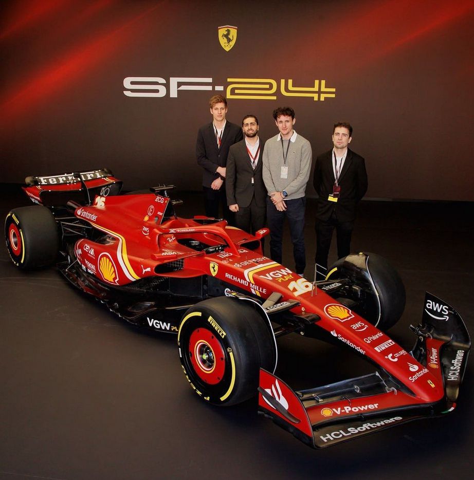Gergő (jobbra) a Ferrari idei F1-es autójának bemutatóján is részt vehetett /Fotó: Ferrari Esports