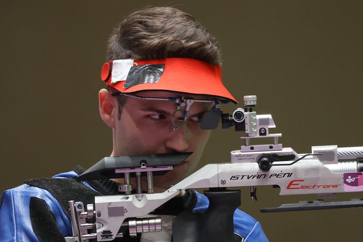 Péni István ezüstérmes légpuskában a granadai sportlövő vk-n