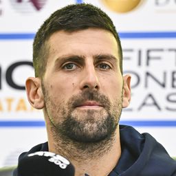 Ami Marozsánnak sikerült, az Djokovicsnak nem: a szerb klasszis már az első körben kiesett Dohában