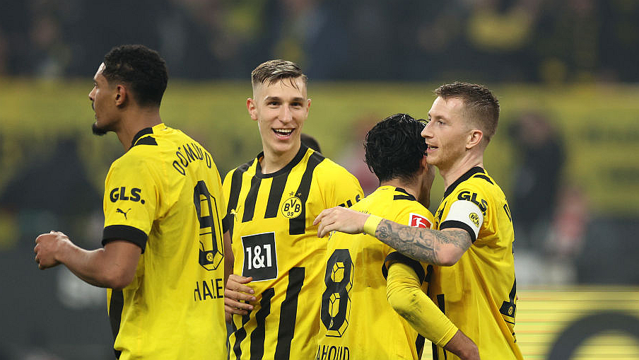 Gálázott és élre állt a Dortmund a Bundesligában – videóval