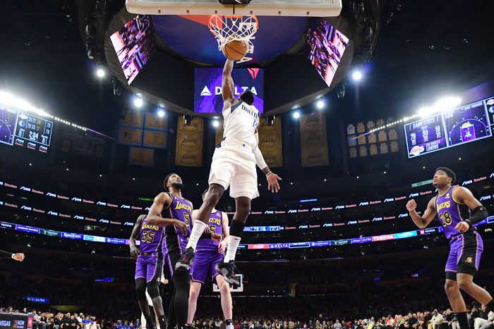 A Dallas a végjátékban nyert a Los Angeles Lakers ellen