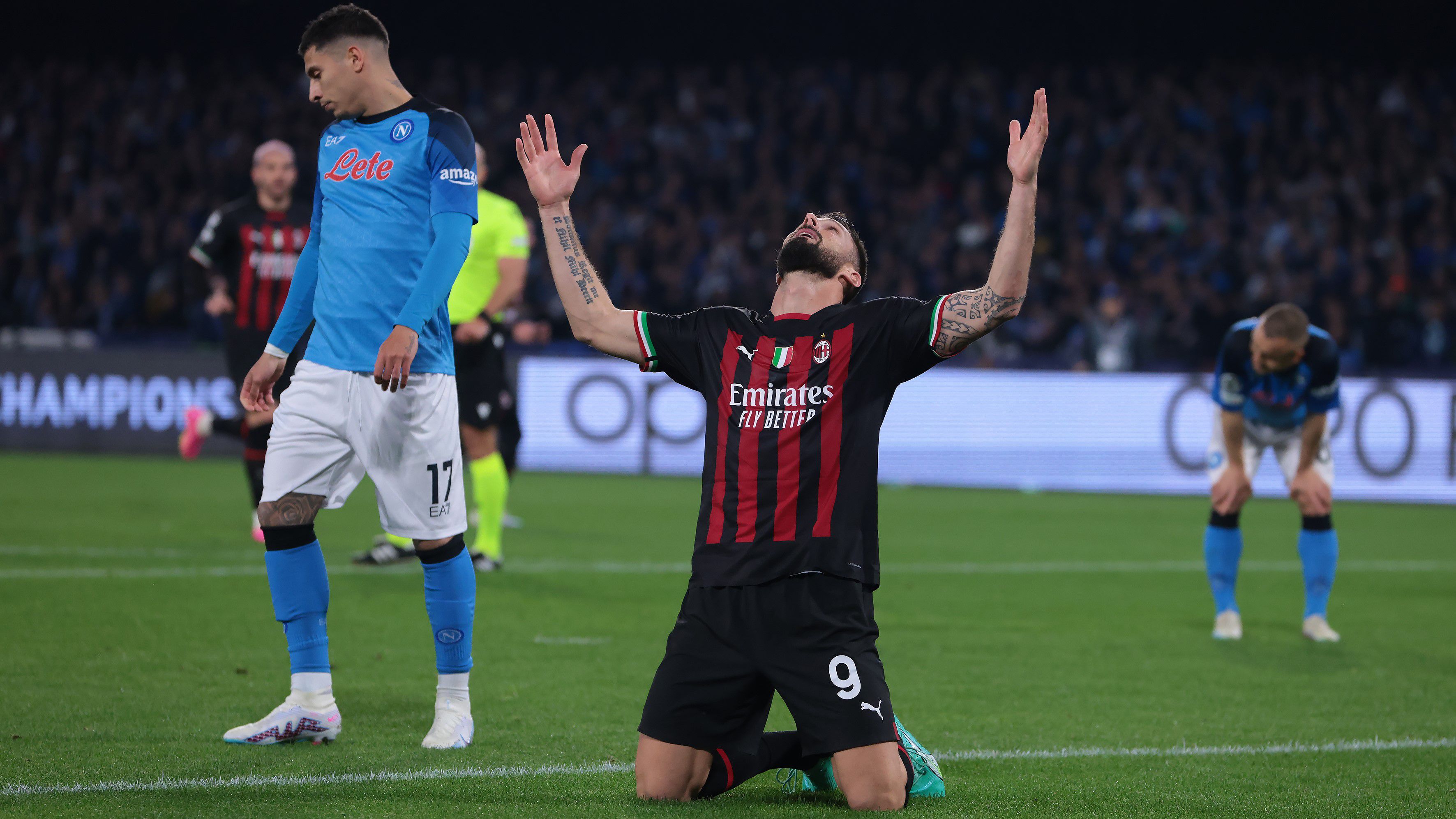 A gólok és a kihagyott tizenegyesek terén is döntetlen; elődöntőben a Milan! – videóval