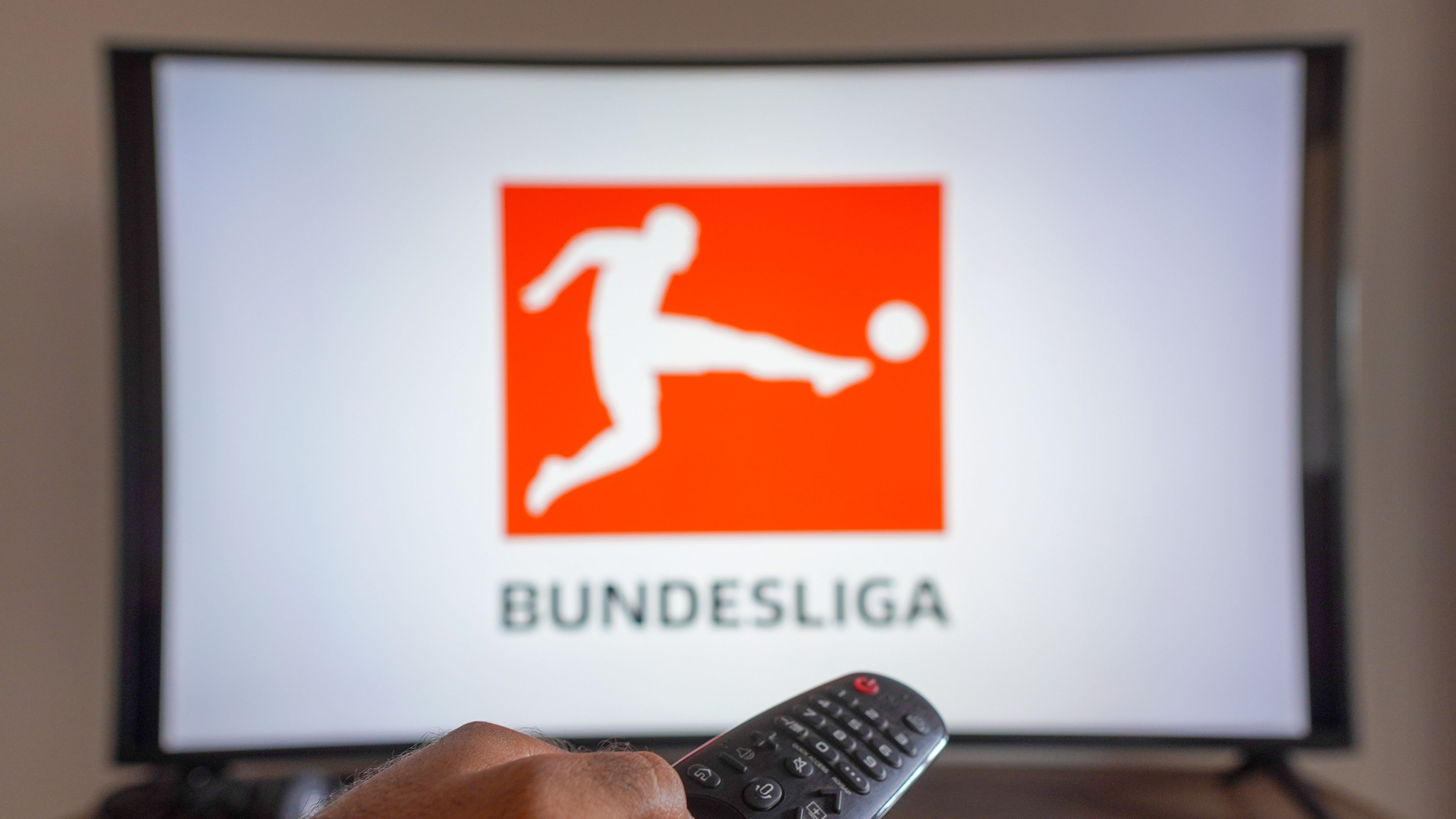 Zárul a Bundesliga; elkelnek a dobogós helyek az NB I-ben – szombati sportműsor