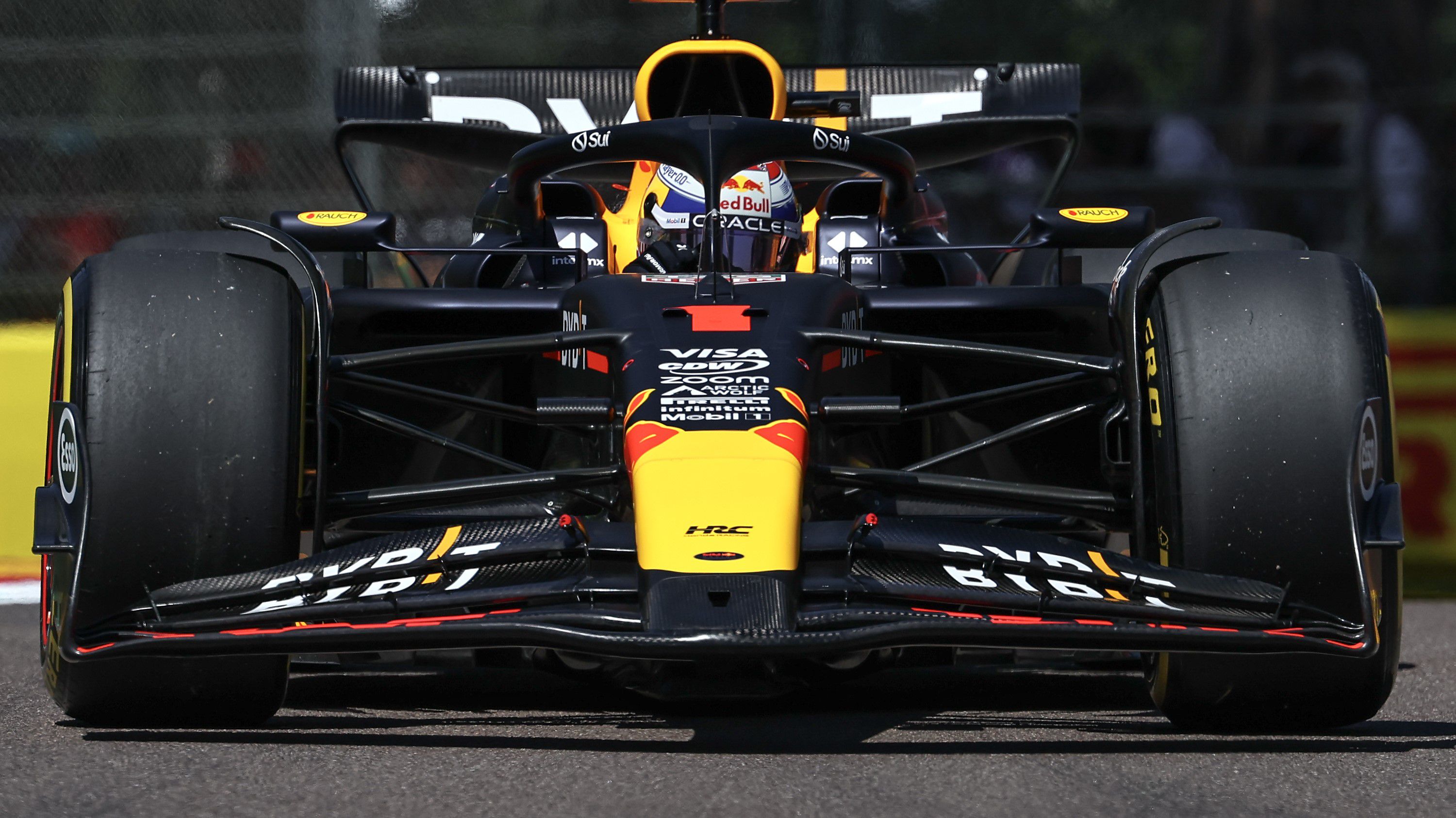 F1-hírek: Pérez a Q2-ben kiesett, Verstappen nyerte az időmérőt Imolában
