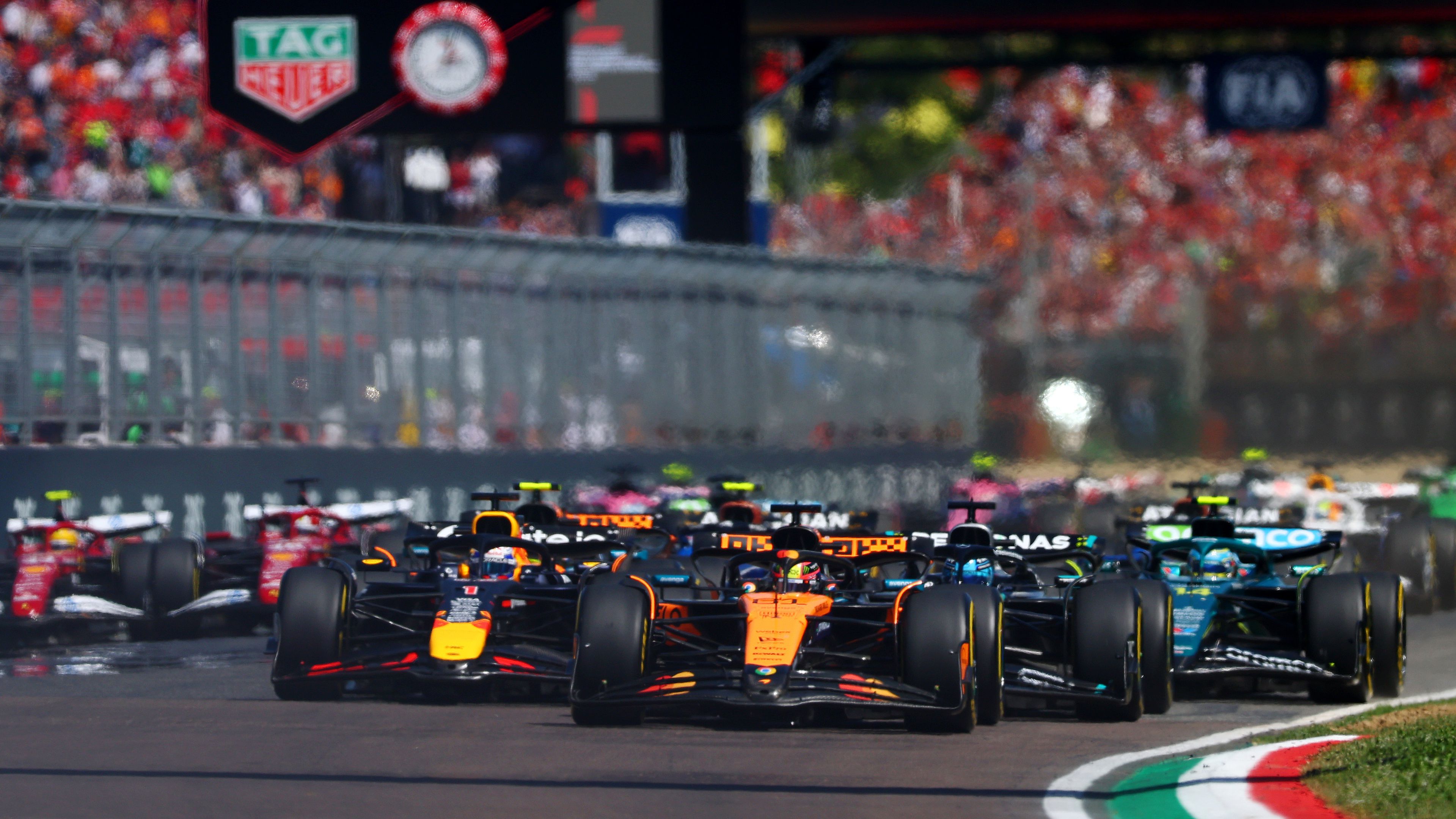 Lezárult a McLaren remek sorozata, Max Verstappen vitt mindent Olaszországban