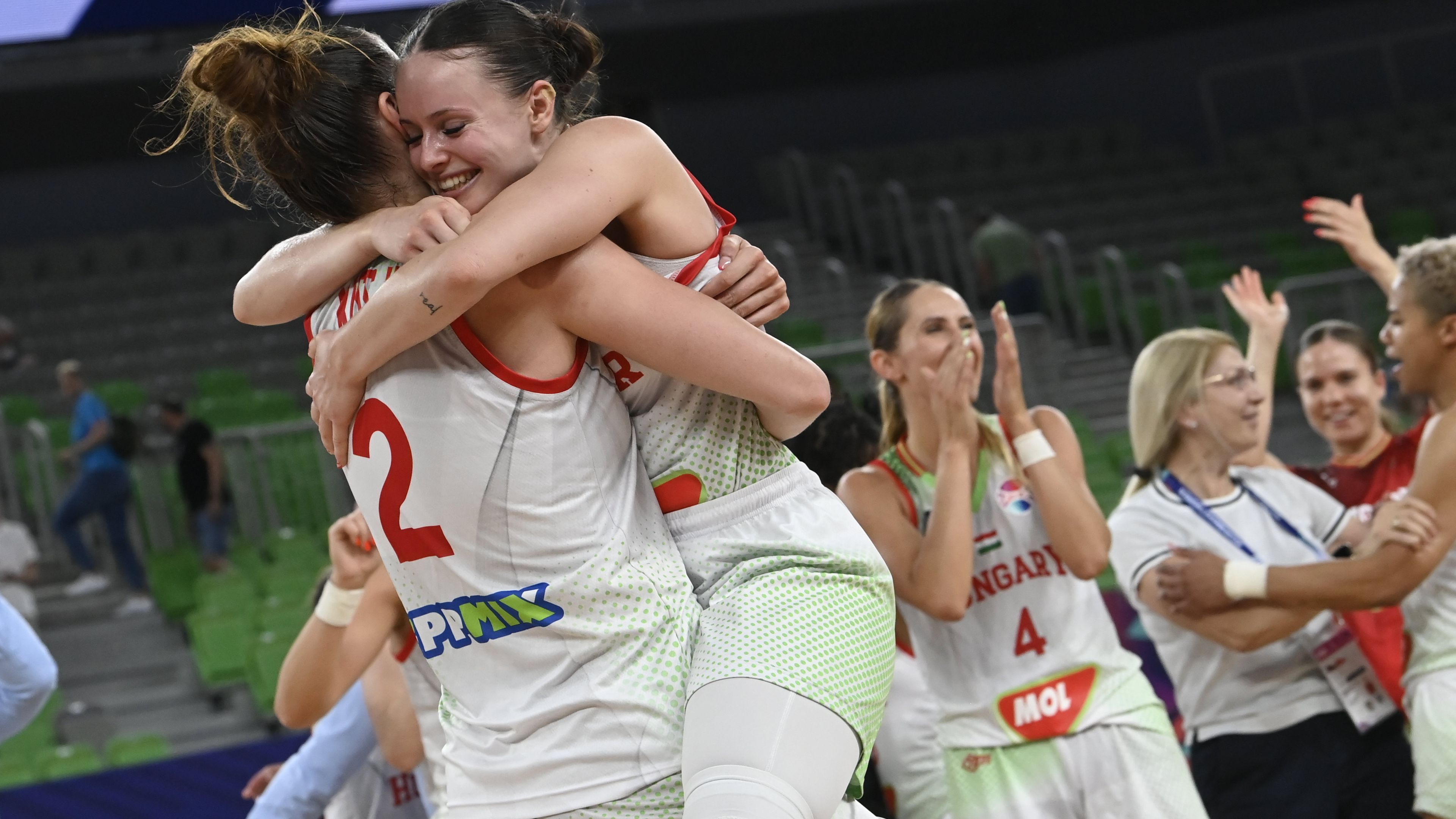 A címvédő Szerbia legyőzésével a negyeddöntőbe jutottak a hölgyek. (Fotó: Kovács Tamás/MTI)