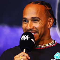 F1-hírek: Hamiltont a fekete Ferrariról kérdezték